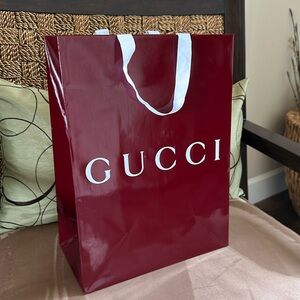 Gucci Paper shopping bag